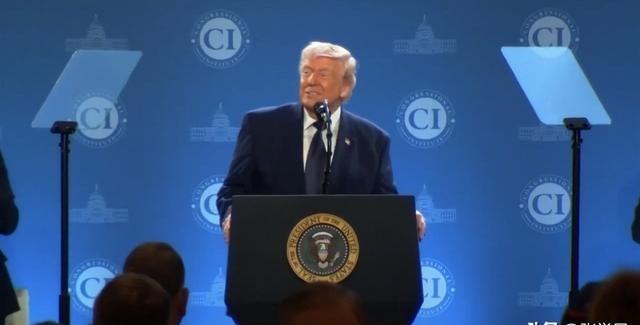 关于风力发电，特朗普又在造谣中国。

特朗普对风电的态度特别固定，早年就反复说过