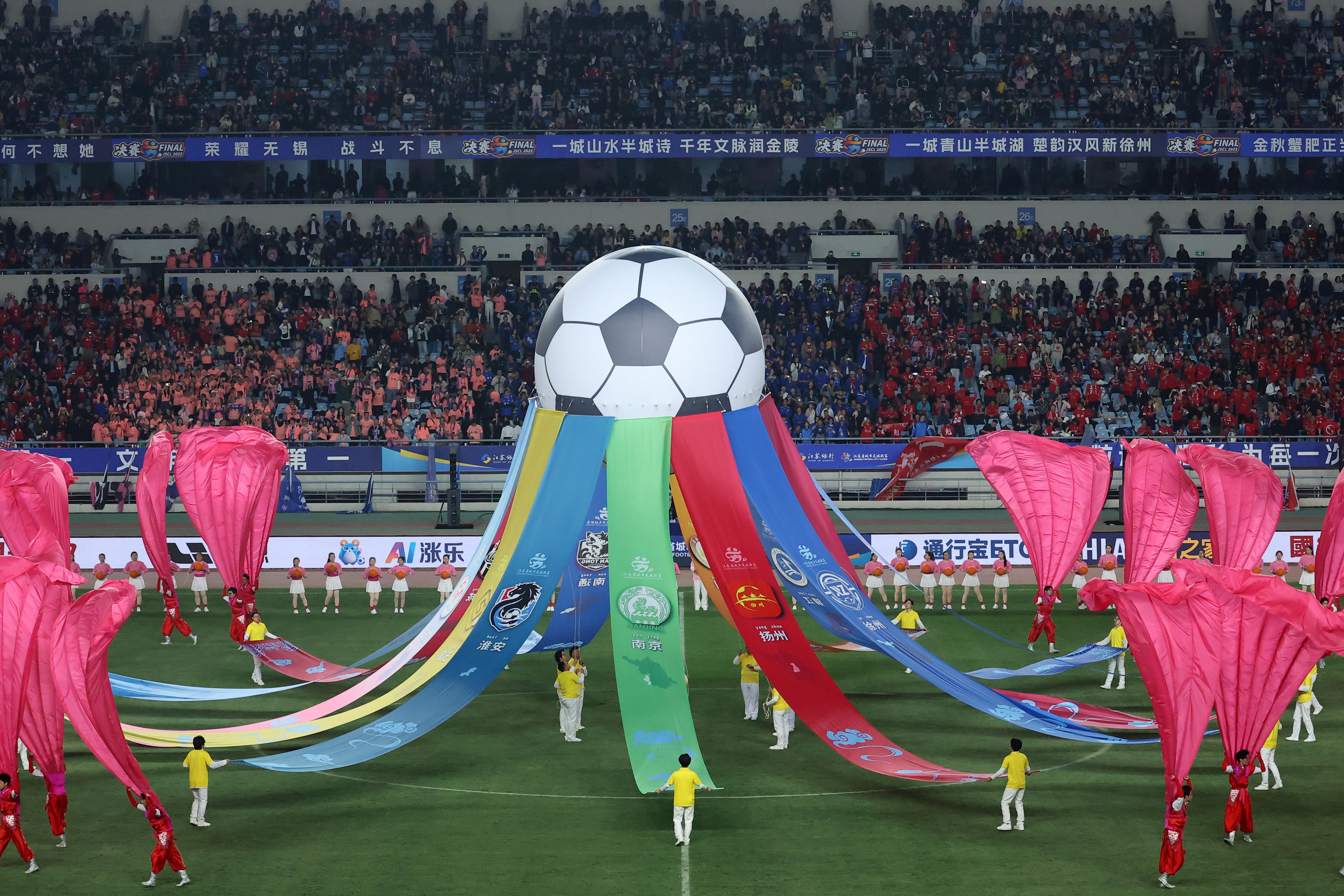 媒体人：今年有省超球员年薪收入远远超过百万