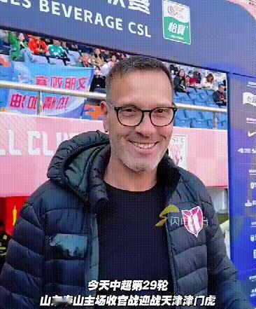 恍如昨日，26年了，宿茂臻与罗麦多又见面了，认识这人的都是老球迷，中国第一个双冠