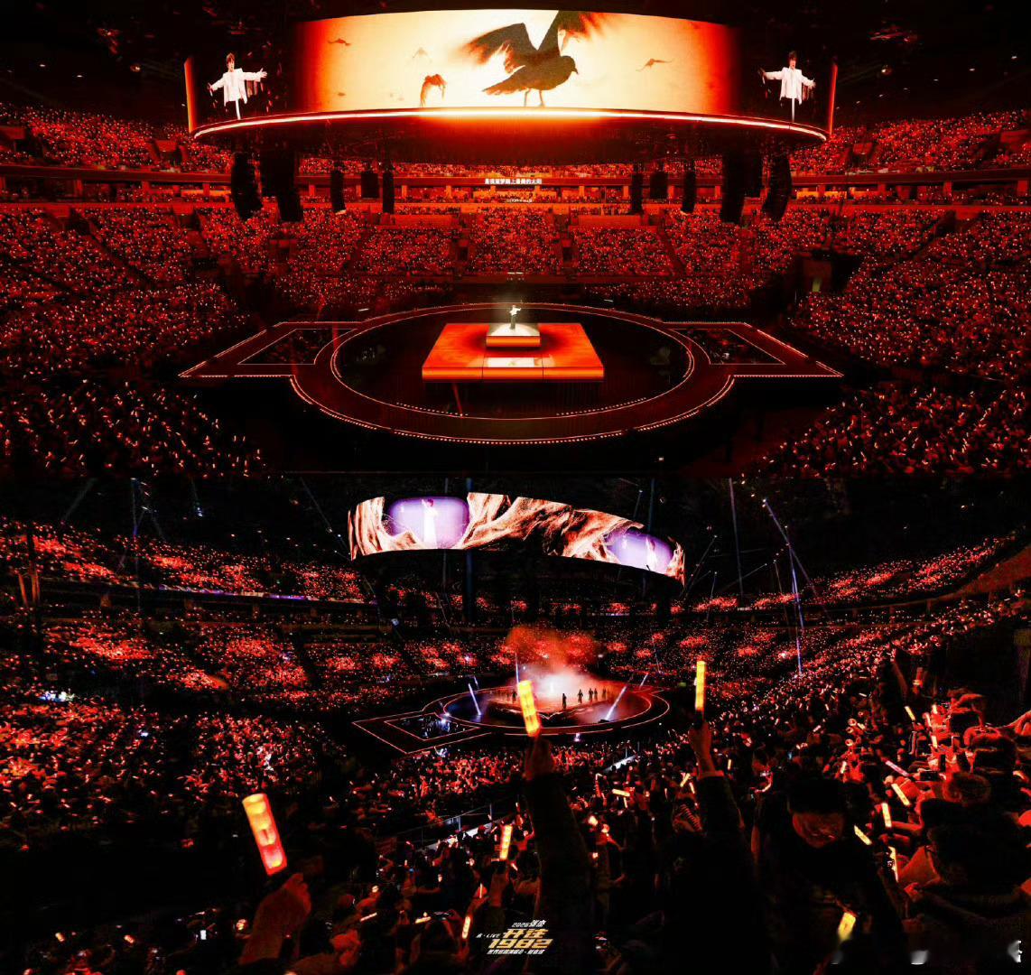 张杰好运满满张杰返乡开唱把火锅焊死在行程里，舞台燃炸+线下炫锅成专属快乐，家乡味