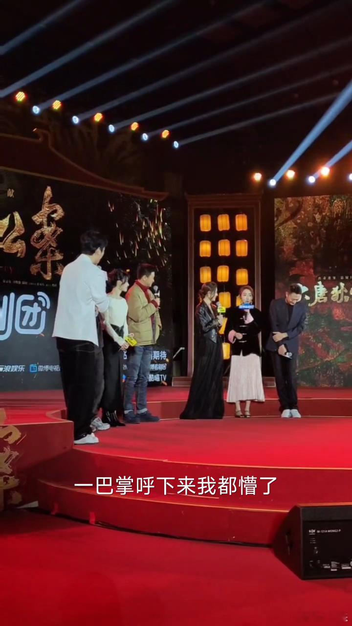 #周一围入戏给对手演员一嘴巴# 大家为了艺术而不断努力的去创造一些惊喜，这在我们