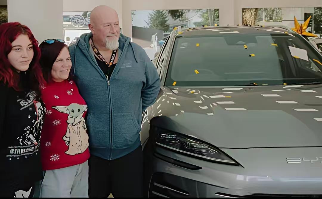 英国一个大姐说，从来没有看到这么凶狠的汽车品牌！
这个大姐是不懂车的，但就算不懂