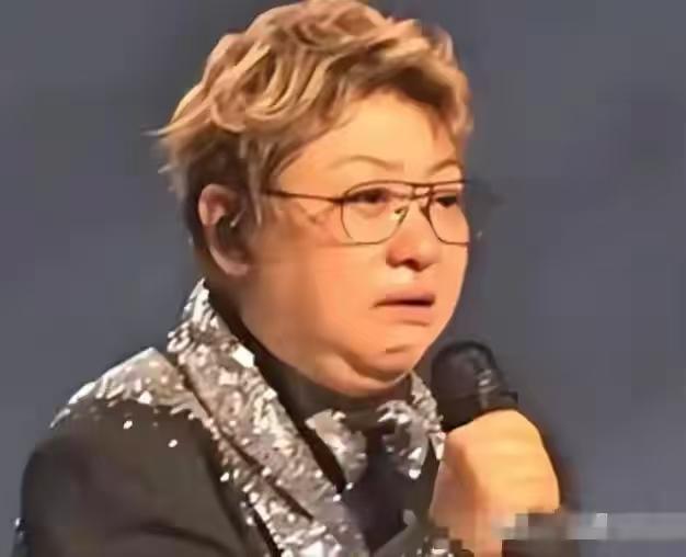韩红应该有自知之明，最好把7月18日的武汉演唱会取消，现在正风口浪尖谁还有心思听