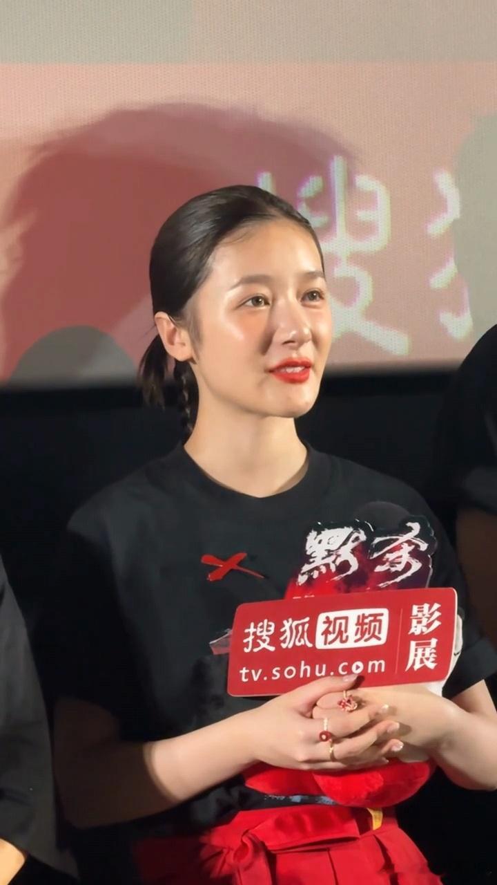 #徐娇近照状态##徐娇状态# 徐娇近日出席活动，近照状态引热议。 ​​​