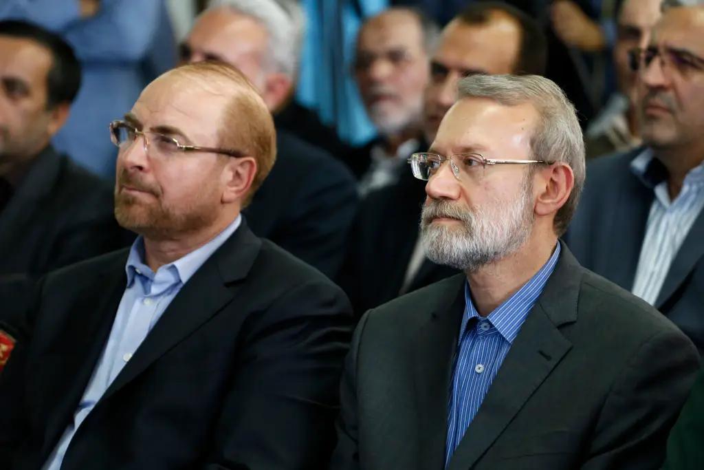 加利巴夫曾任空军司令和德黑兰市长，自2020年以来担任现任议会议长，经常以“美国