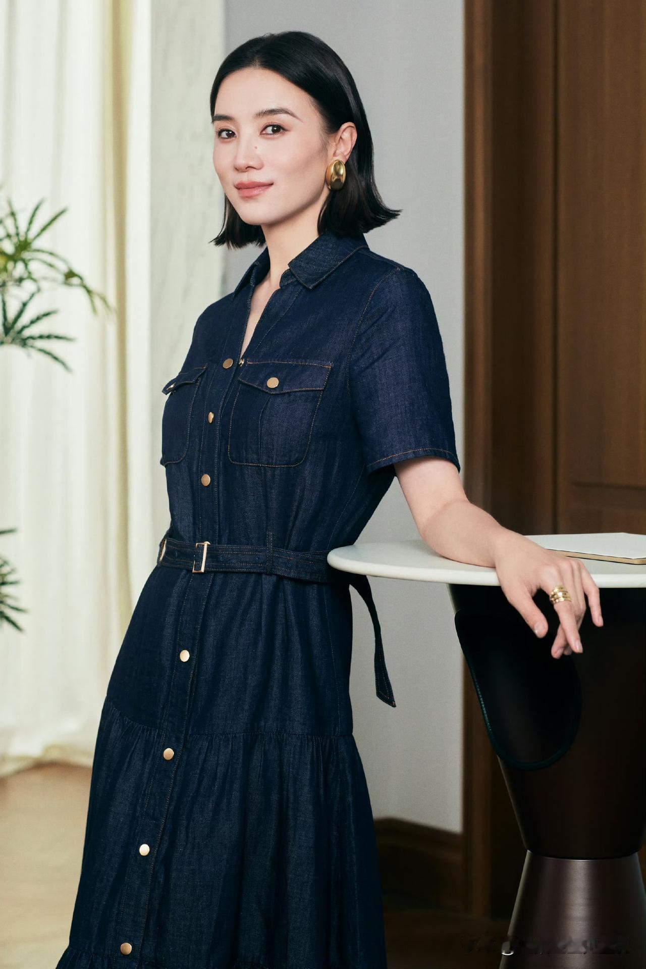 宋佳最新营业照状态绝了！这从容劲儿，就是她演的独立女性本人啊

工作室刚更新的这