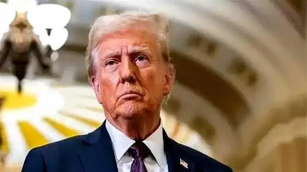 不管你现在是空仓还是满仓，不废话，直接说重点：海峡又封闭不是事，只要美国退出，伊