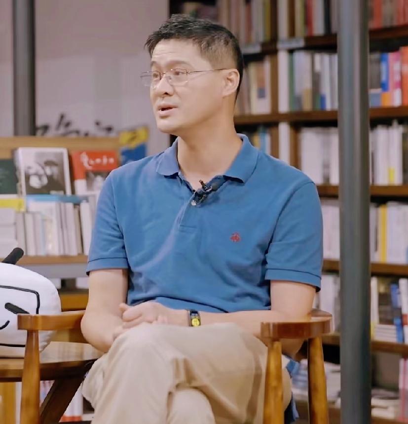 罗翔老师：
“书再难背也就几个月，跑步再累也就五分钟，题目再难也会有解法，累了就