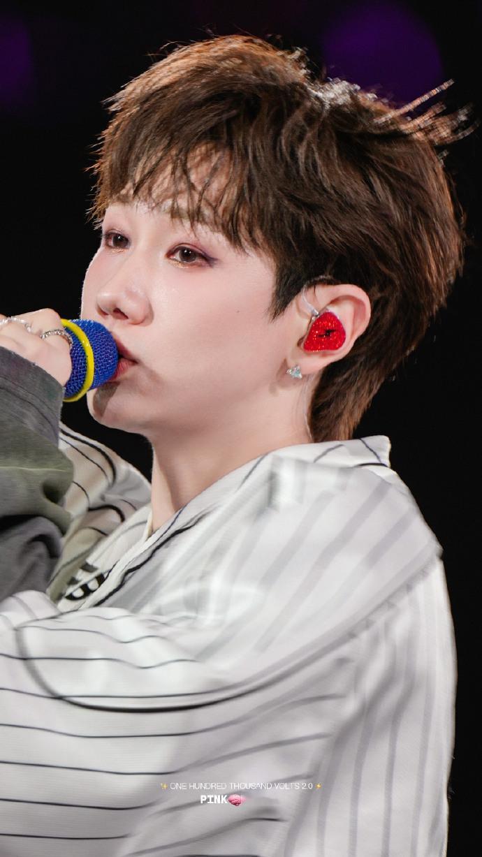 我服不服不重要汪苏泷服了 王凯琪在《中国唱将》舞台上唱《阿楚姑娘》，那歌声就像一