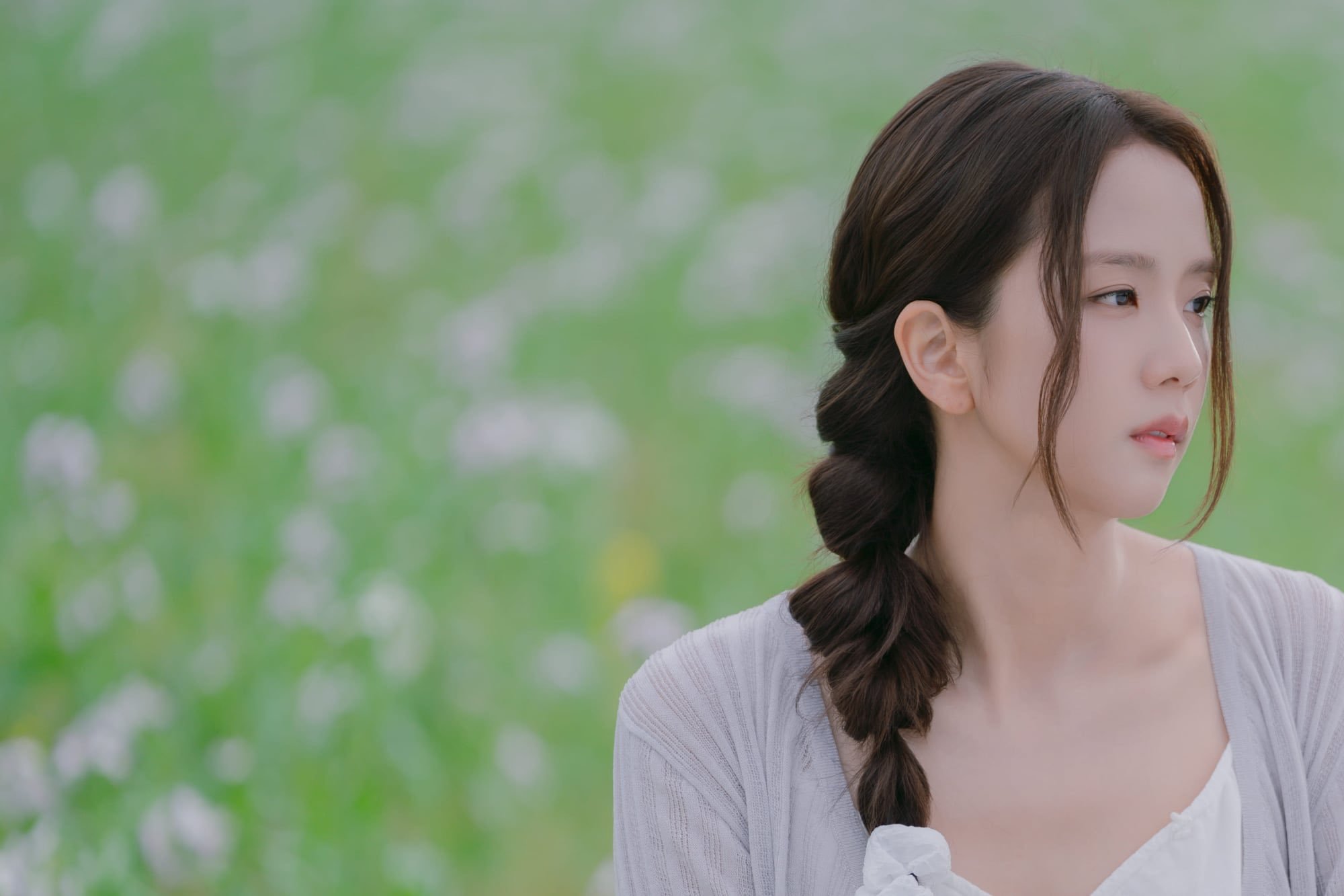 在接受韩国媒体bnt的新采访时，导演Kim Jungsik提到，对女演员JISO