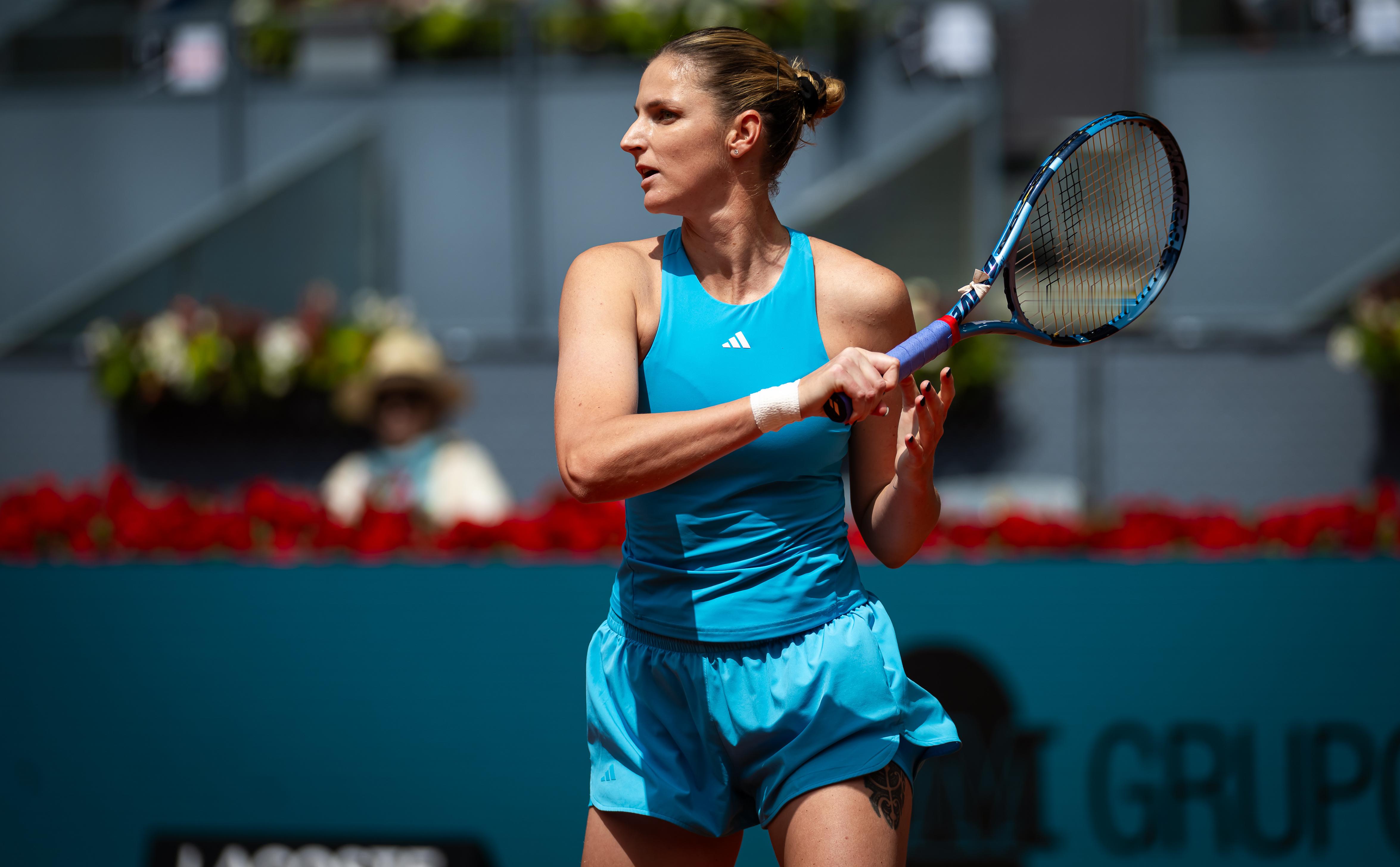 悬念继续！即时战况：普利斯科娃挽救三个赛点以7-6(4)扳回一盘，大比分和波塔波