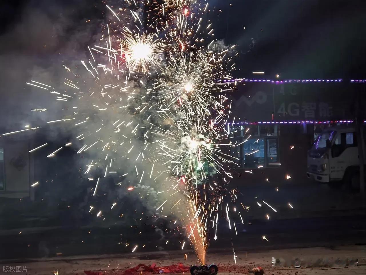 今日除夕！老祖宗传下的规矩：1不空、2要发、3不吃、4要坐，早懂早沾福
 
除夕