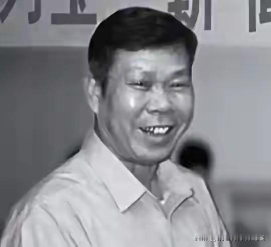 “中庸之道”很厉害！不服给你举个例子：咱们就说说李经纬，宗庆后和王石。
当年，此