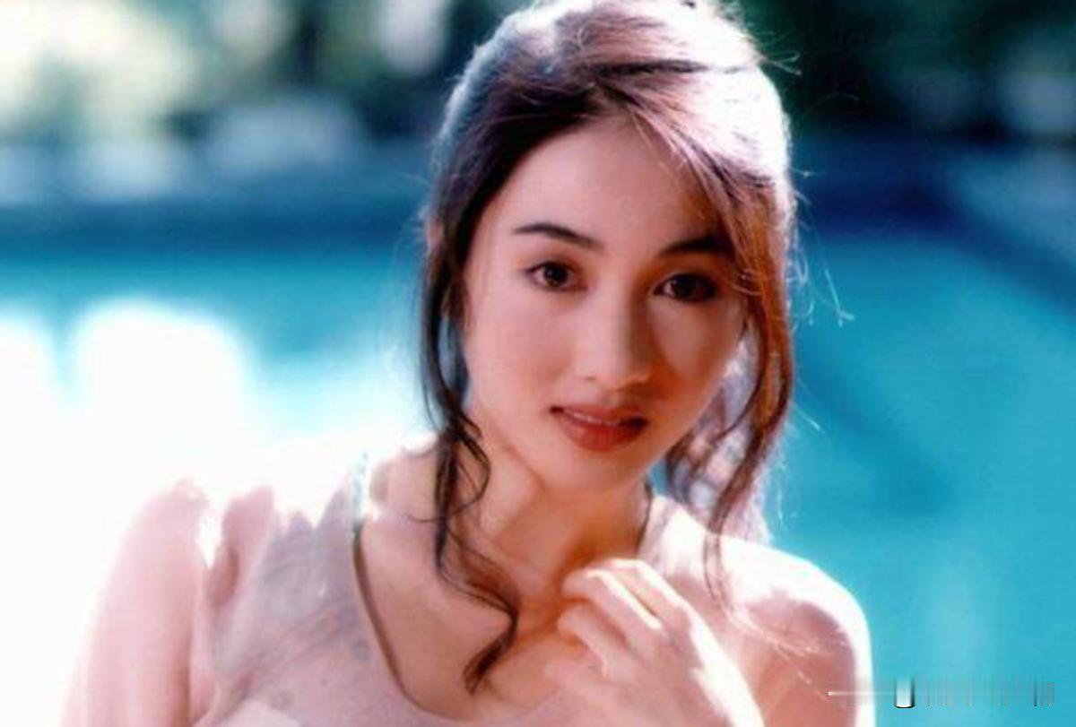 2007年，走投无路的黎姿，找到’百亿富豪’马廷强，声泪俱下地说：“强哥，能借我