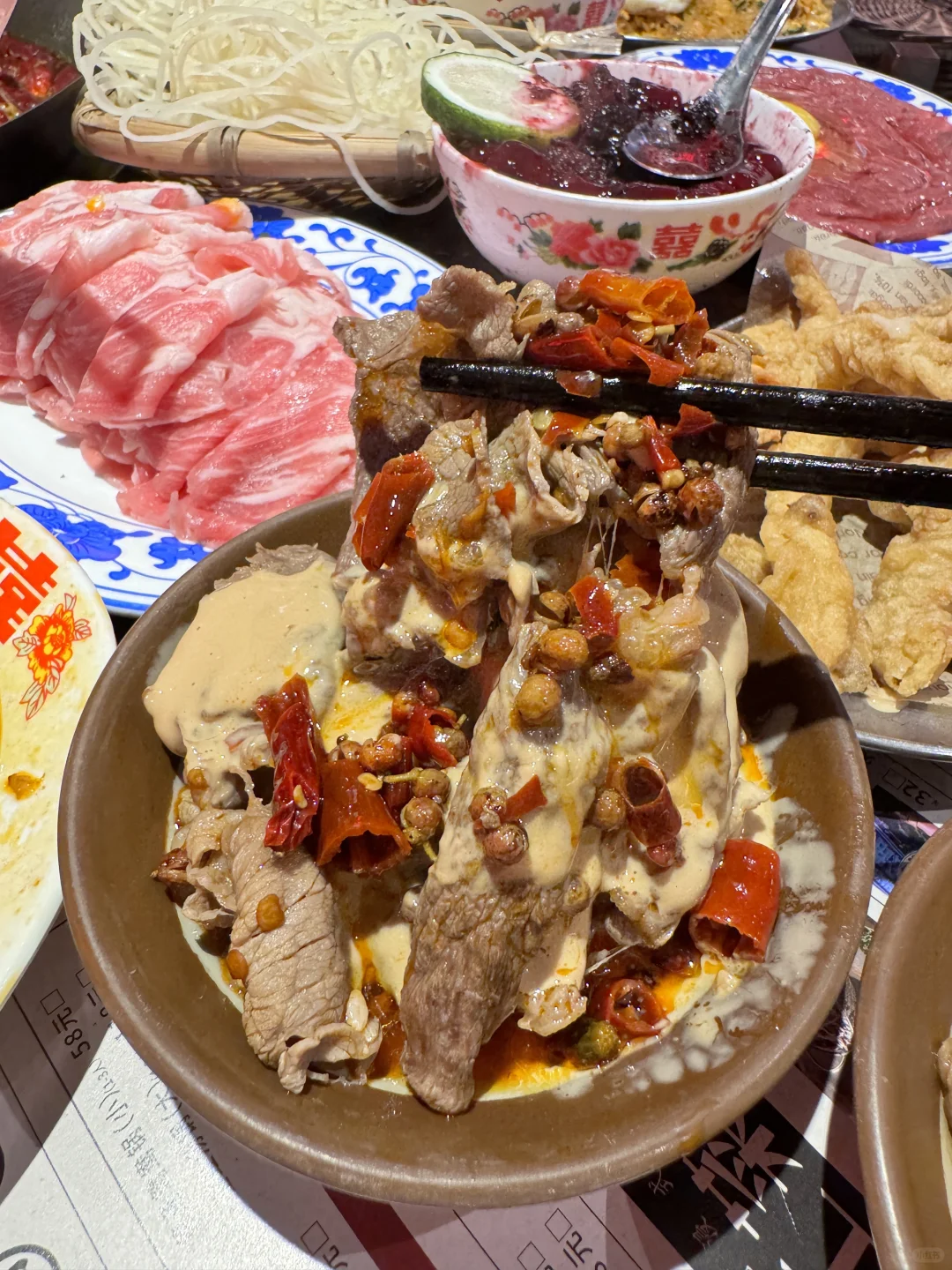 呜啦啦同款火锅！终于吃到了！！