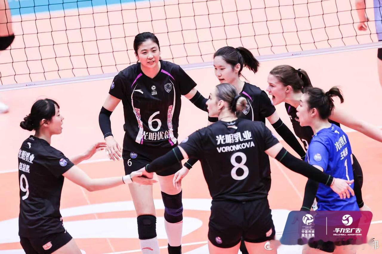 上海女排应当除旧革新！上海队换了主教练，队员依然还是老一批，这样的上海女排让人看