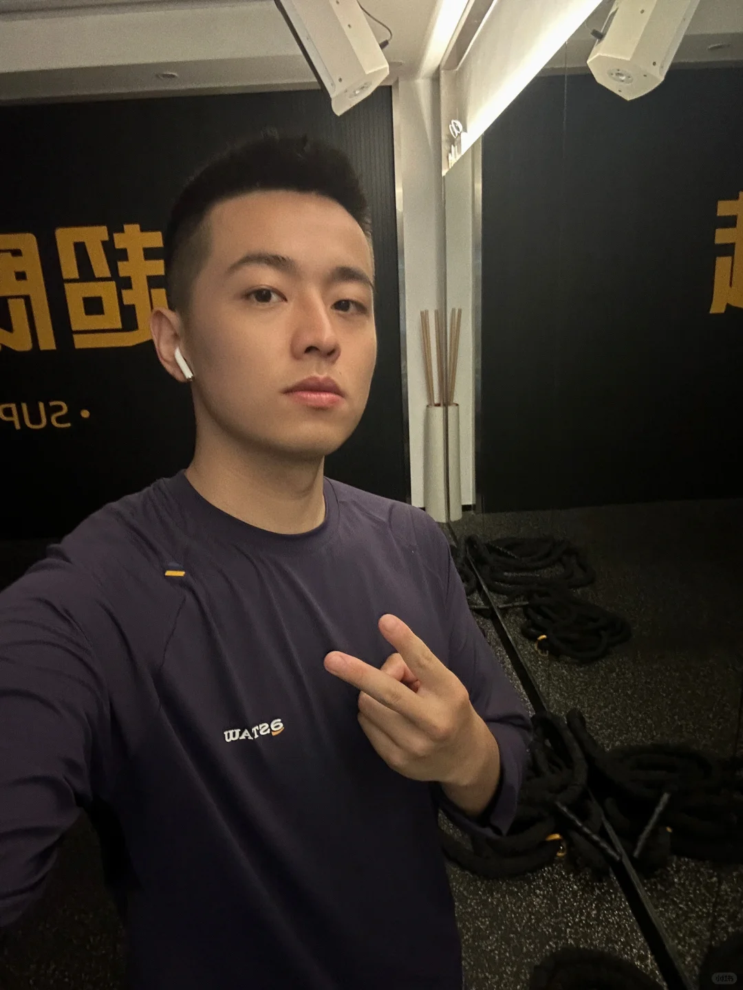 大家都震醒，在跑步机上的我却一点感觉没有