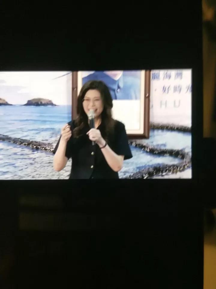 郑丽文主张“九二共识”是台湾最大主流民意，这点值得肯定。她认识到“九二共识”是两