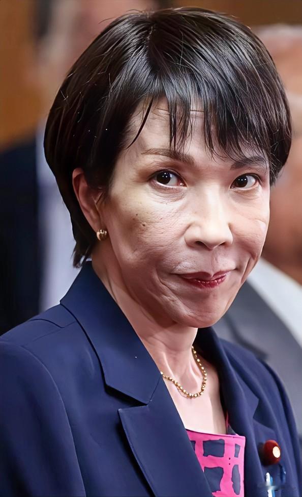 一片哗然！高市早苗乐极生悲，再次爆出丑闻。日本多家媒体披露，高市早苗带领日本自民