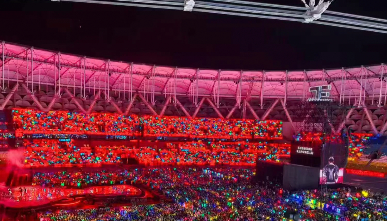 苏新皓战队内娱第三 苏新皓的人气变化真的是具象化的，不管线上线下都给我一种势如破