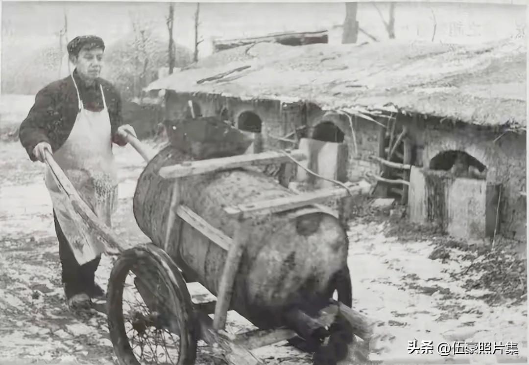 1969年，时任《红旗》杂志副主编的邓力群在特殊历史时期，被下放到河北省石家庄滹