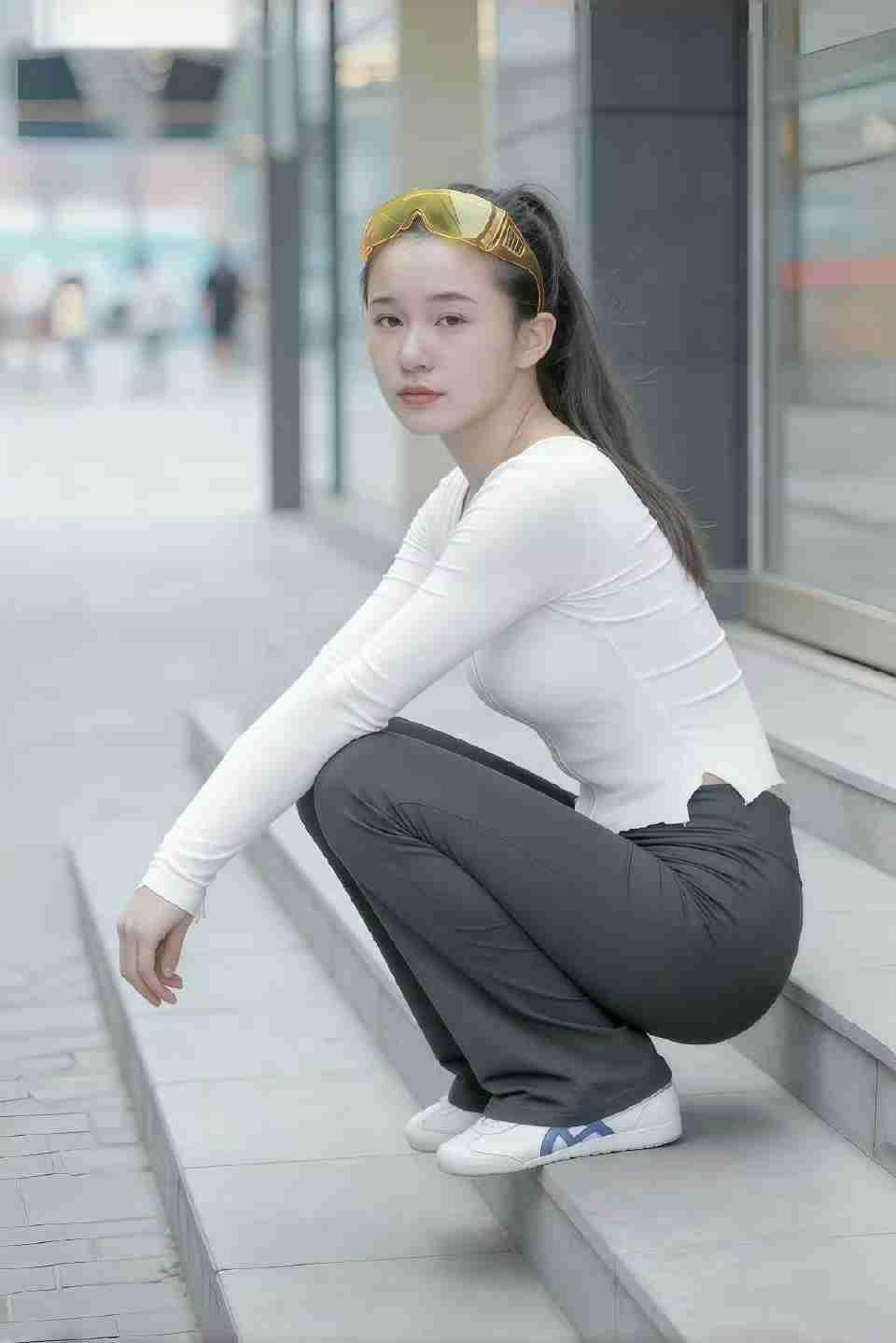 我的今日状态：😎自信酷炫
我这里的天气：☁️阴天
云层铺得很匀，不晒也不闷，空