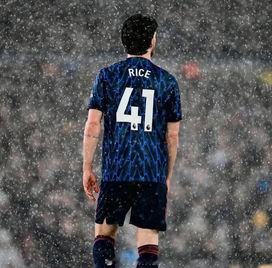 本场比赛是赖斯出战的第300场英超比赛。在27岁17天的年纪，赖斯也成为了第五年