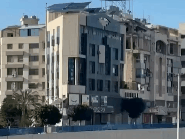 以色列空袭了位于贝鲁特南部郊区戈贝里（达希耶）的一家旅行社大楼，以色列声称该建筑