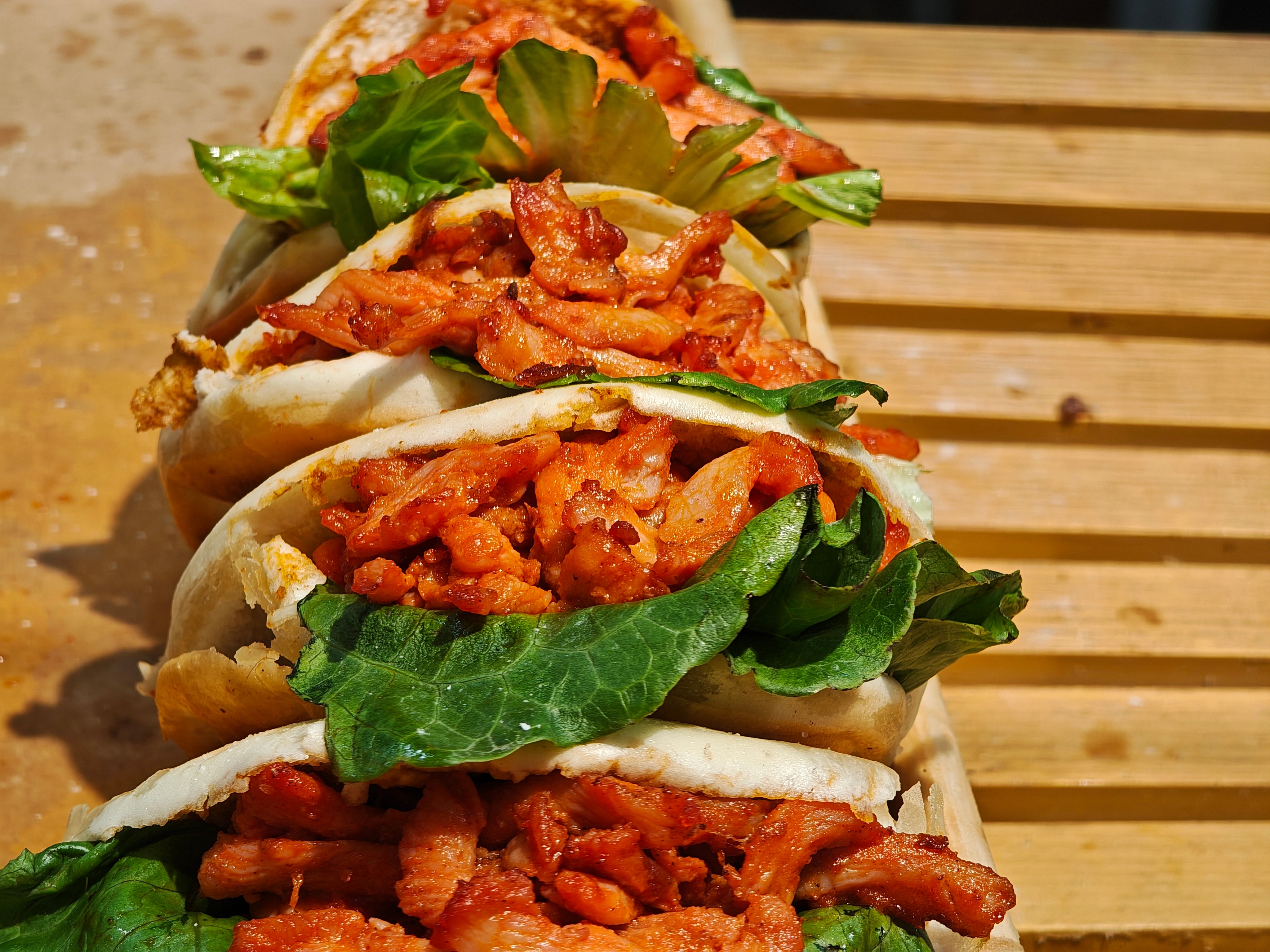 有个问题困扰我很久了，这种明明是馍夹肉，为啥叫做肉夹馍？