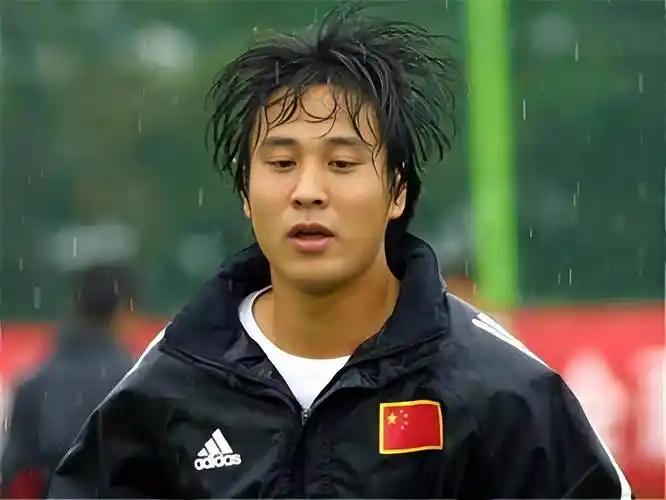 说起申思这位上海足球名宿，还真是个让人感慨的人物。简单总结，他就是甲A时代上海足