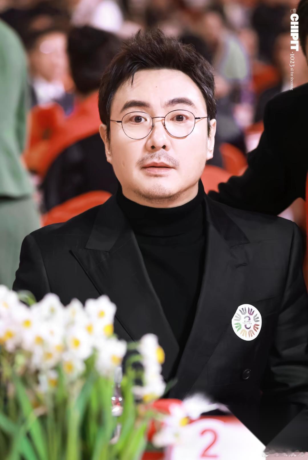发现一个很玄学的事， 但凡有沈腾参演的剧， 不管男女主是哪一个，这部剧大概率都能