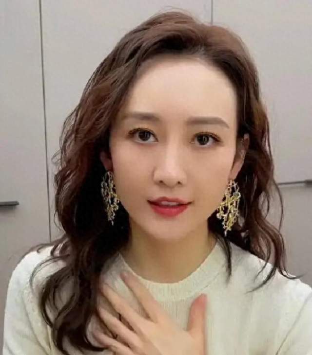一个被窝睡不出两种人！王鸥真实处境曝光,难怪何九华急着逃