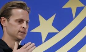 橙衣军团，战意正燃！面对外界的质疑，德容和科曼用行动和言语展现了荷兰队坚不可摧的