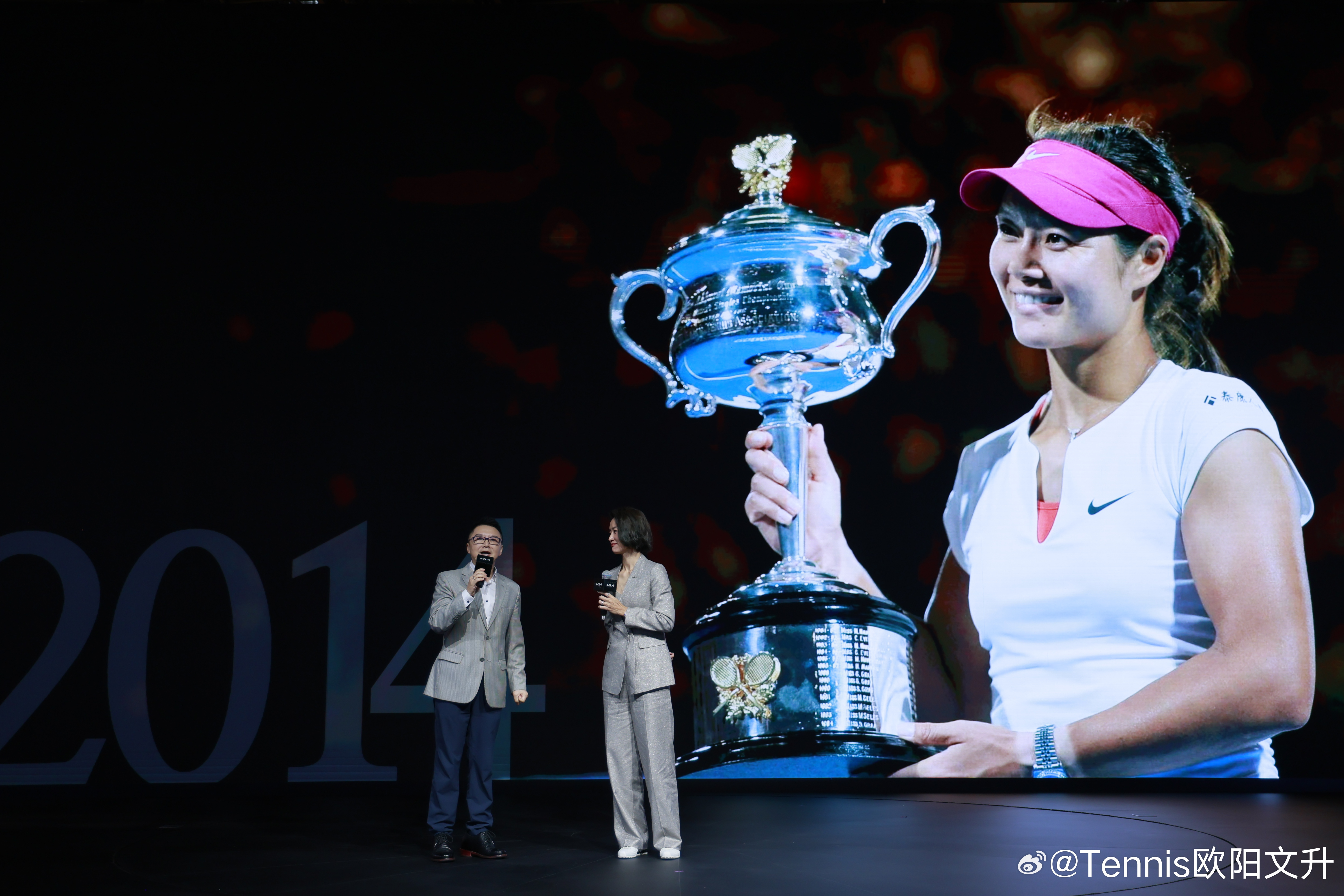 李娜邀你共赴新一年澳网之约作为一名追踪网坛多年的博主，我始终相信：真正的突破，始