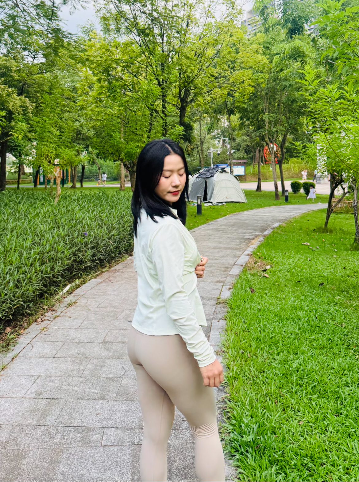 今天周末，我一大早就起来来爬山了，你愿意做我的爬山搭子吗！ ​​​