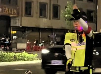 注意！副驾别乱坐！这3类情况一查一个准，扣3分罚200
 
开车的都注意了！最近