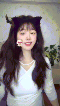 这让榜一哥怎么接受的了，妙龄少女秒变中年妇女，估计后悔的咬牙切齿。
现在网络直播