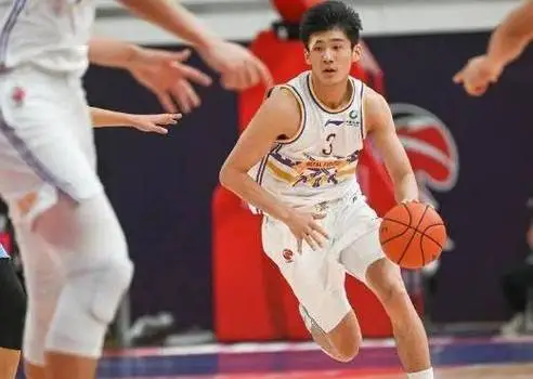 100% 命中率闪耀赛场，王俊杰成男篮惊喜之