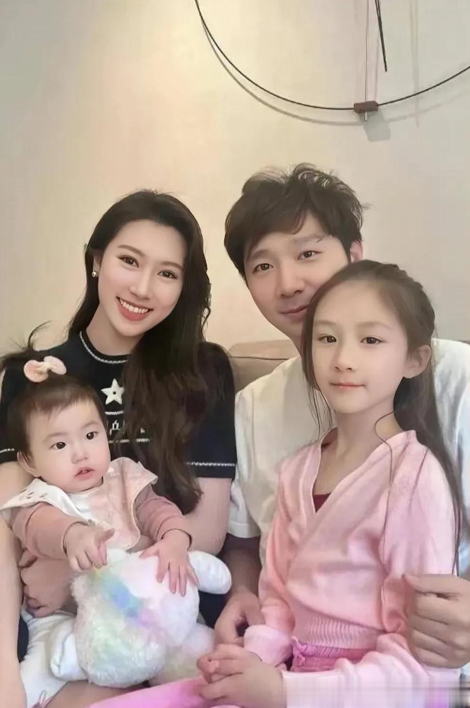 陈大愚结婚后，陈佩斯说:儿子，你要是能给我生个孙子，那该多好啊！结果，儿媳妇接连