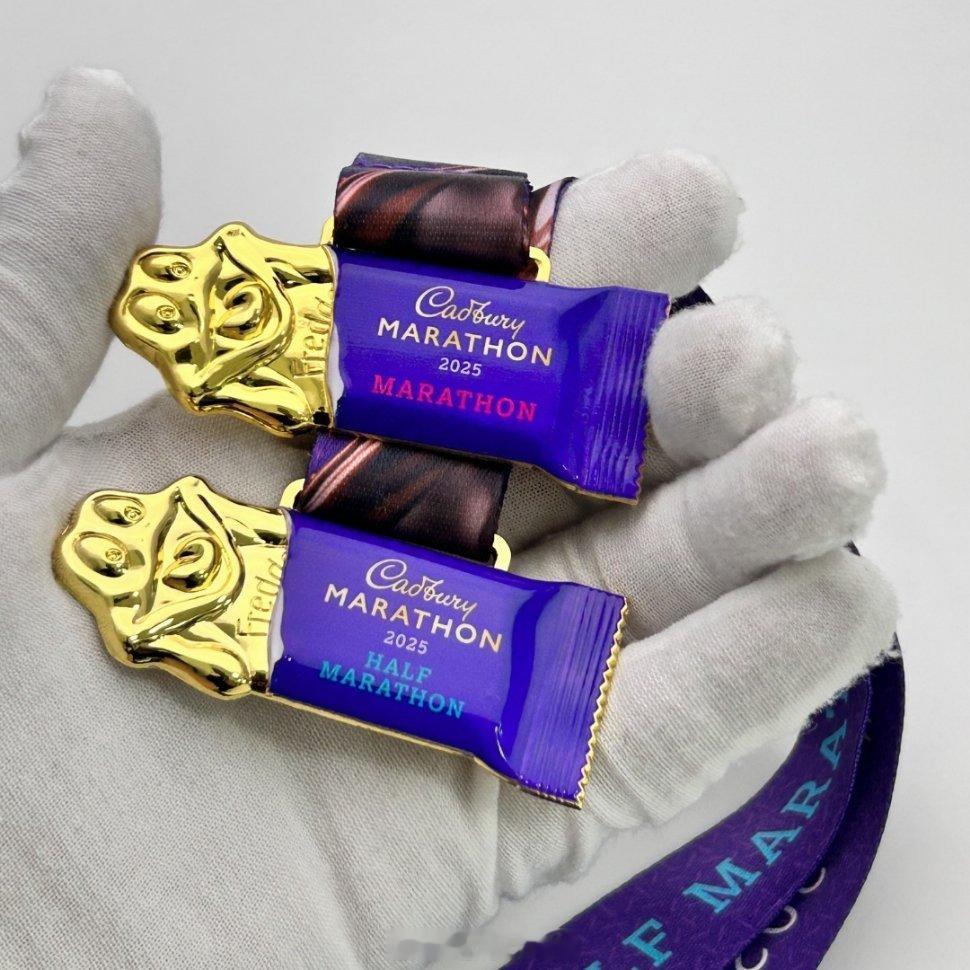 Cadbury Marathon 吉百利马拉松，2025年的奖牌设计使用了它家著