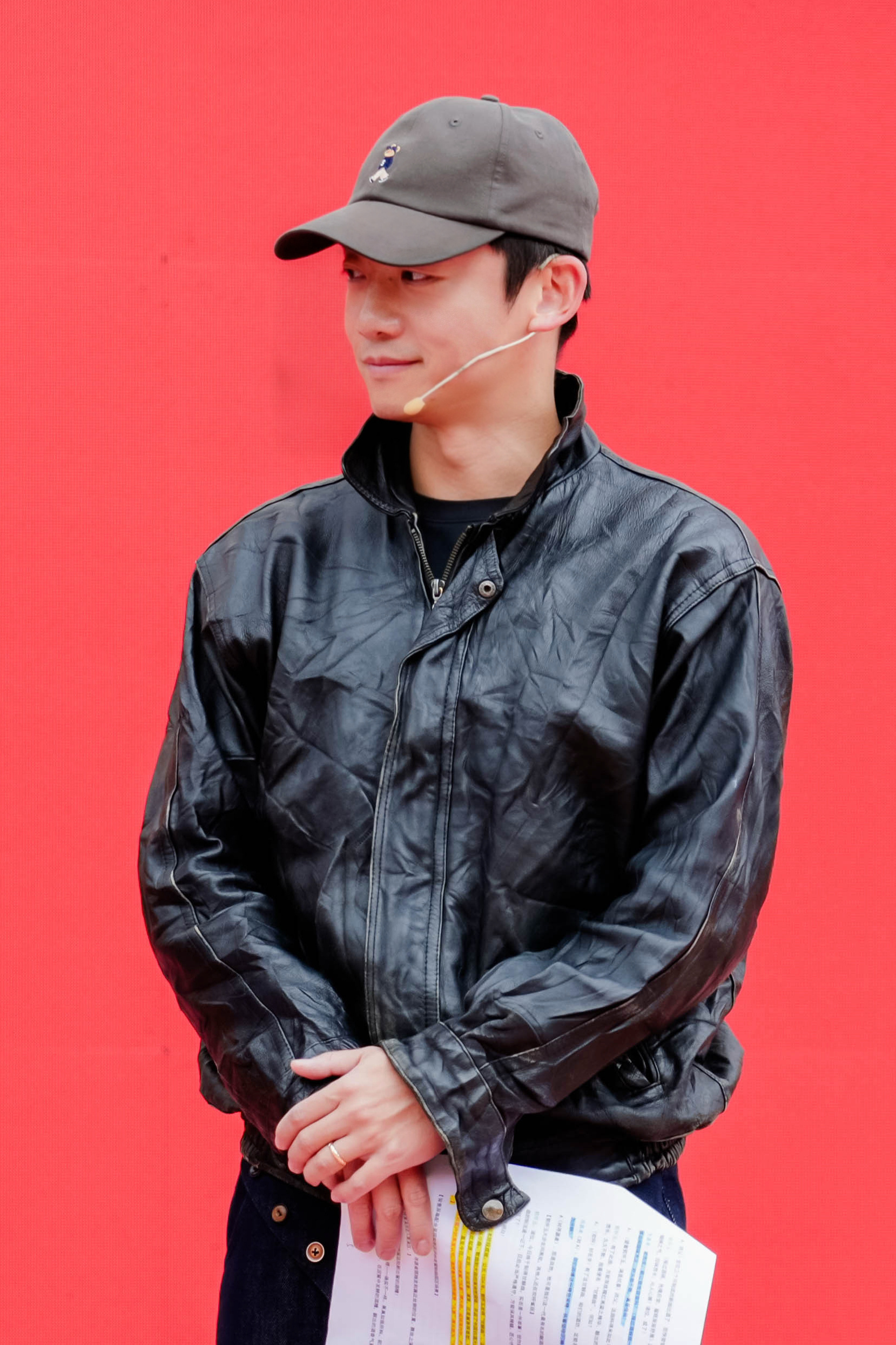 郑恺 郑恺无尽日 演员郑恺 人的心脏都在左边 要怎么拥抱才能心心相印 