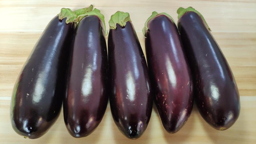 被称为食物中的“血栓分解器”，10个洋葱不如一个它，要常
茄子富含维生素P，可以