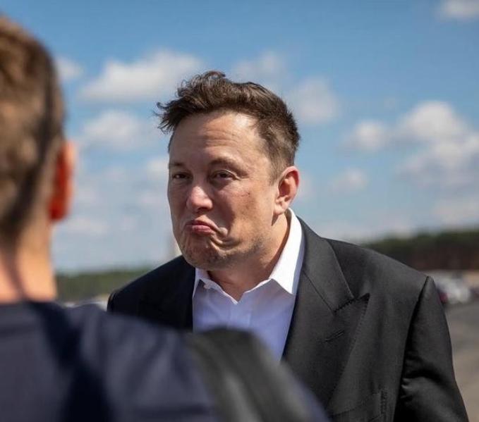 美国被彻底震慑？外国记者问：“美国拥有的核弹头可以摧毁世界1000次，难道中国人