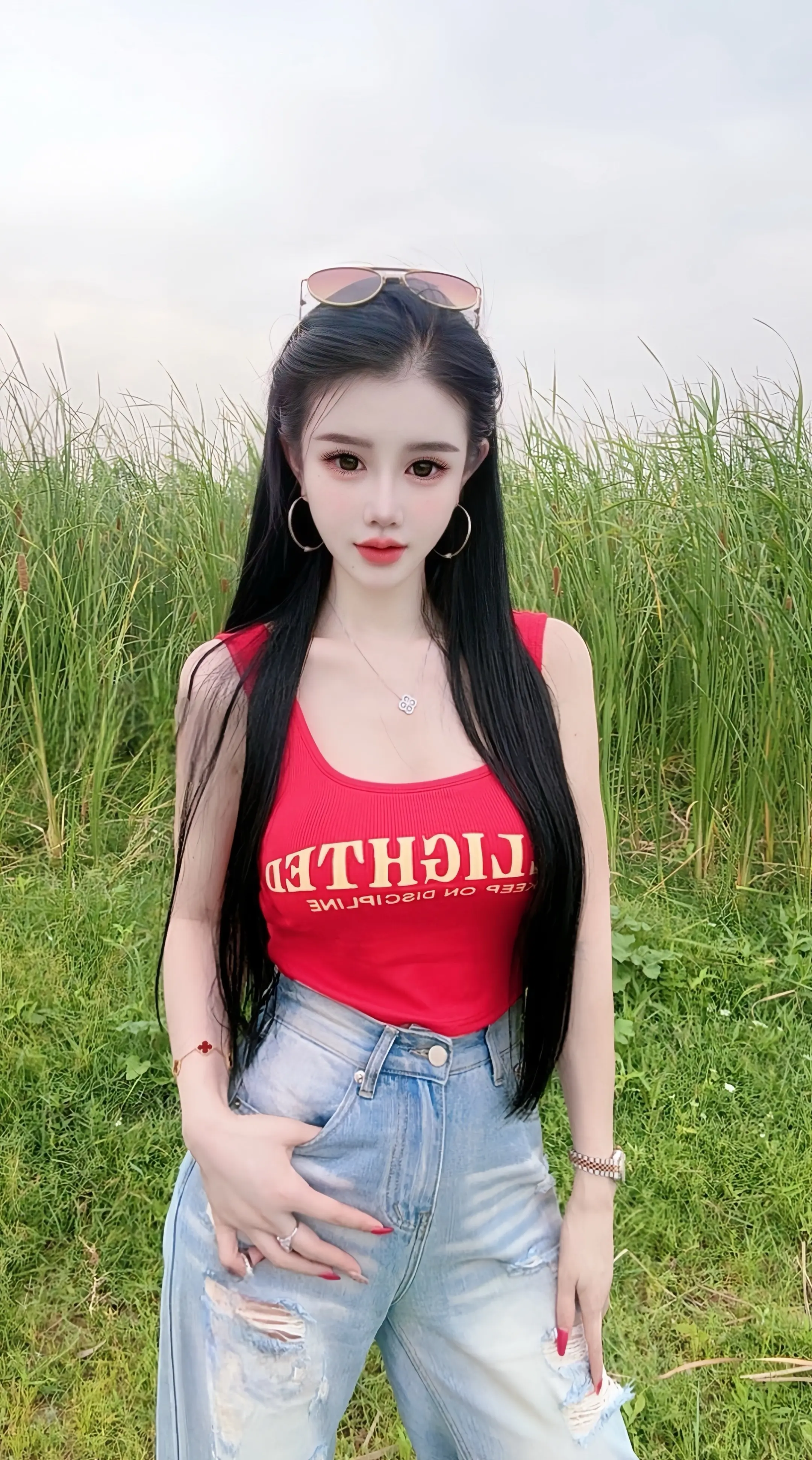 "如果累了就出去走走，天空是你的，阳光是你的，心情是自己给的，风景无须...