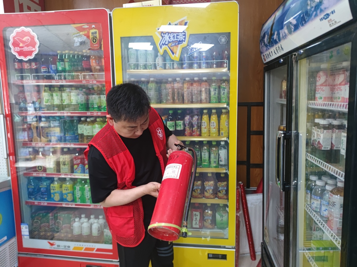 青秀佳苑社区：严查市场安全隐患 用心护航营商环境