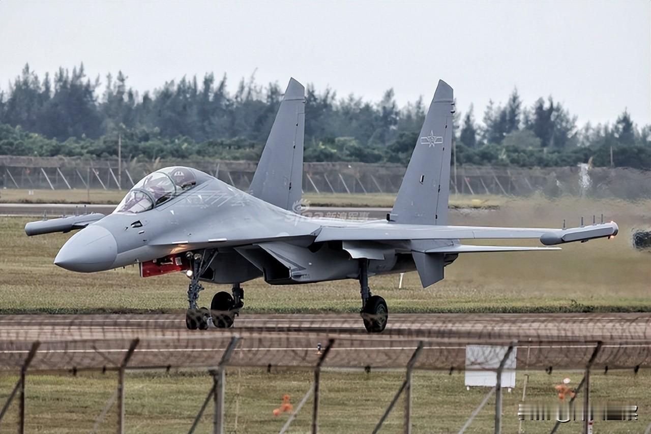 歼-16机群一到，中东各国打开领空放行，6千多公里一路畅通无阻！
 
8月21日