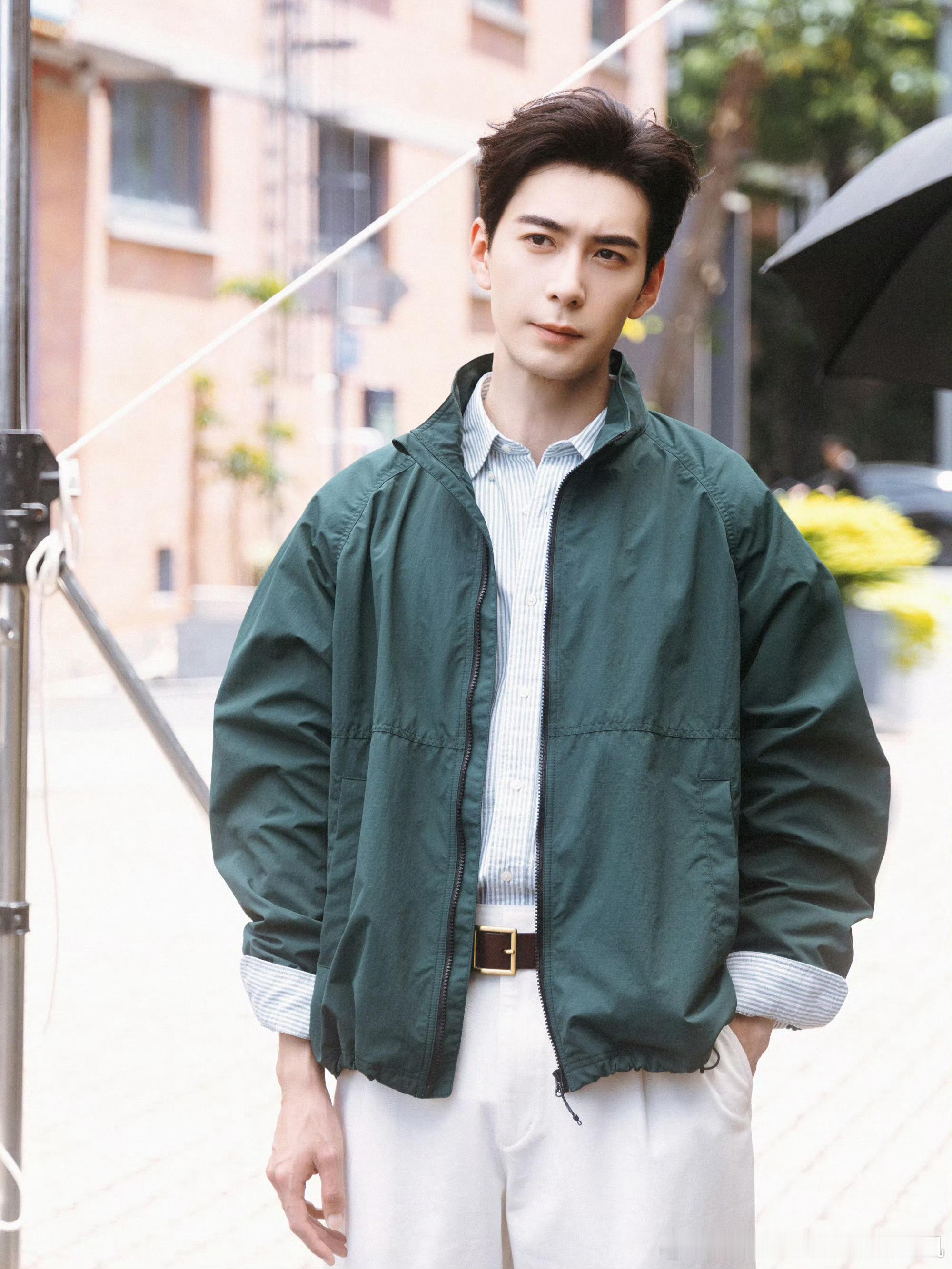 陈星旭轻轻松松出片 