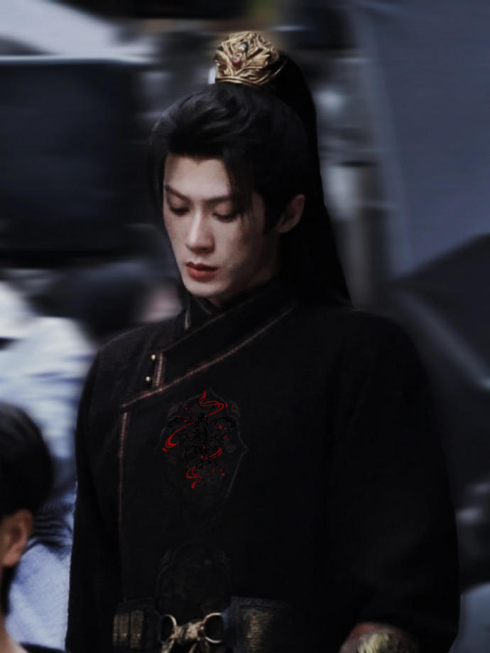 檀健次谢却山高马尾金冠束身造型檀健次谢却山冷脸金冠清秀感 檀健次谢却山高马尾金冠