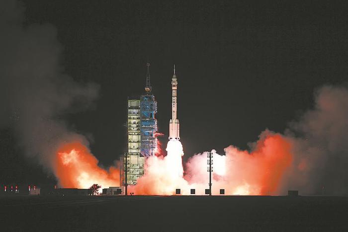 神21创造一个最快纪录

11月1日凌晨，神舟二十一号载人飞船仅用3.5小时完成