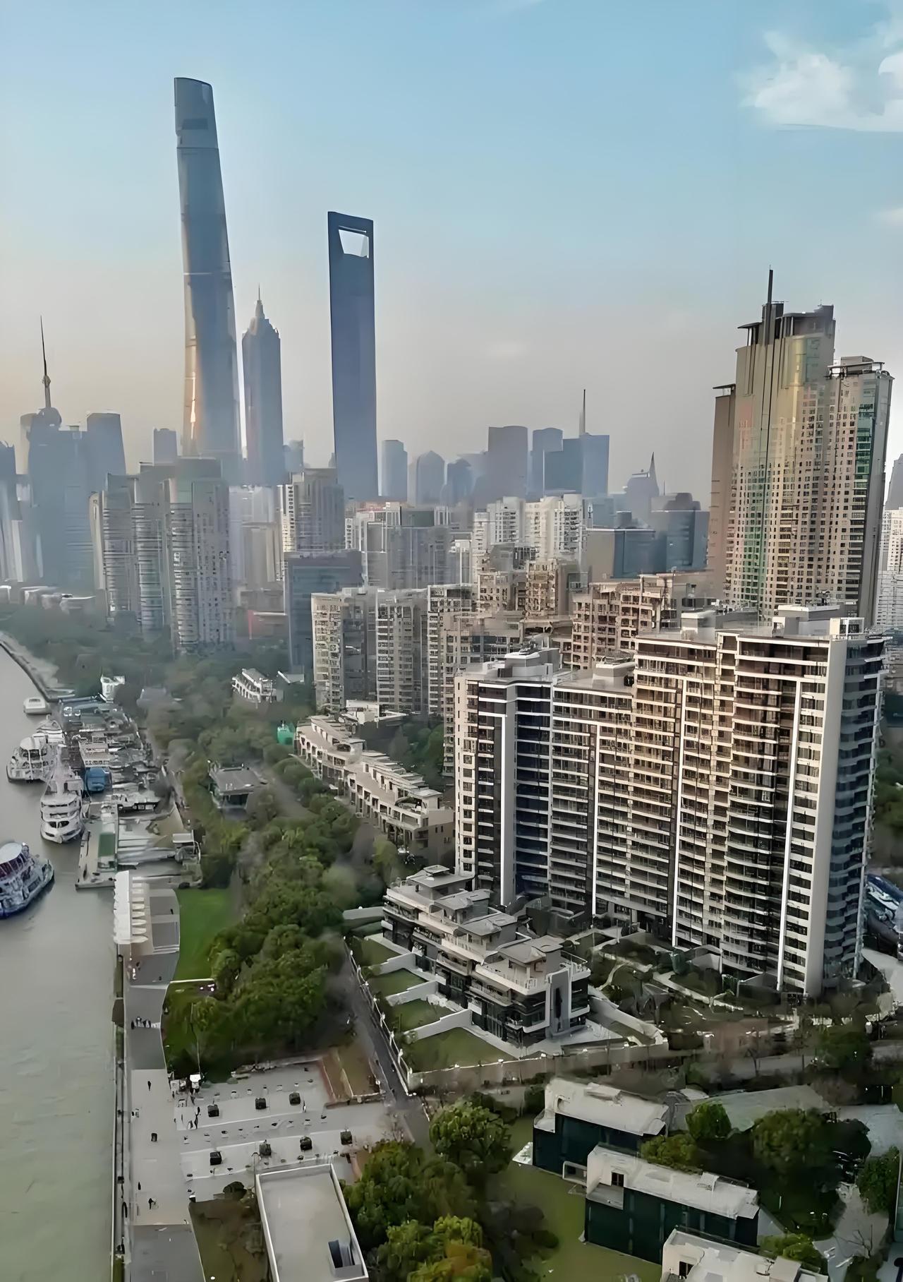 现在上海的600来万普通房子卖400万都不一定能卖出去。正常的房价不能超过300